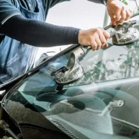 auto+glass+repair-640w